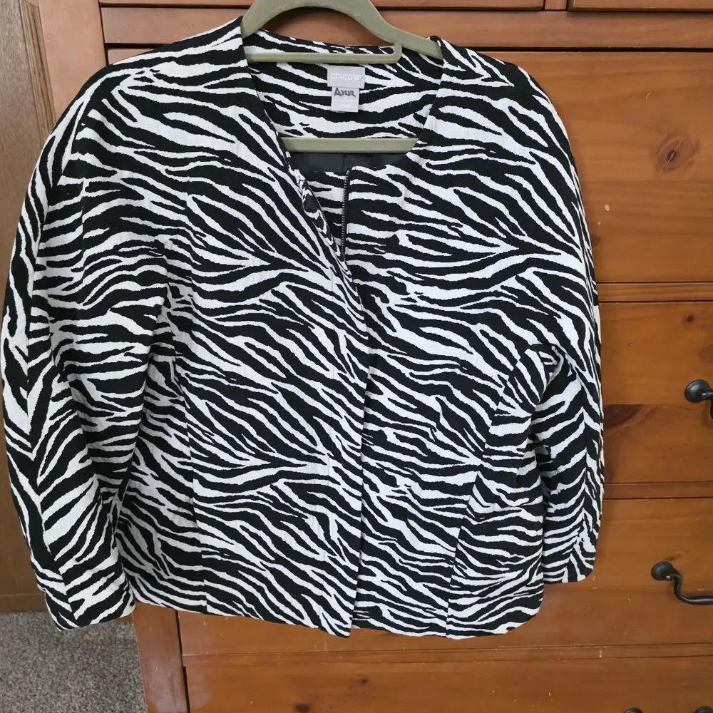 Chico's Zebra Print Jacket Size 2 (Large) Zip Up Pockets Black White Textured